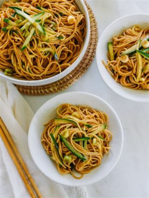  「トンghua冷麺」: すっきりとした風味とコシのある麺が織りなす、夏の至福！